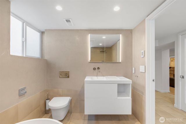 3033 45th Avenue SW, Seattle, WA 98116