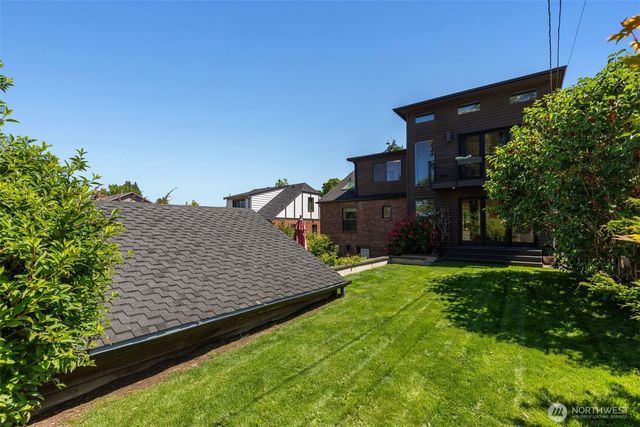 3033 45th Avenue SW, Seattle, WA 98116