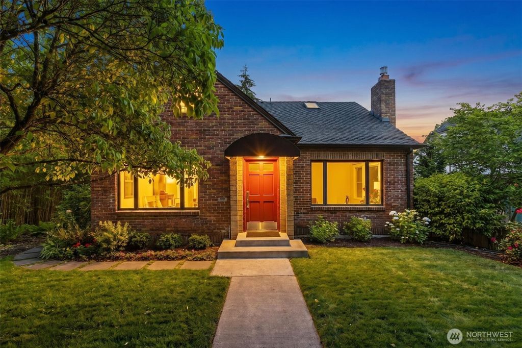 3033 45th Avenue SW, Seattle, WA 98116