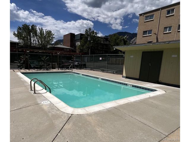 830 20th St 303, Boulder, CO 80302