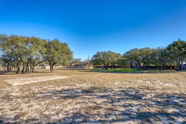 326 Sunrise HLS, Lampasas, TX 76550