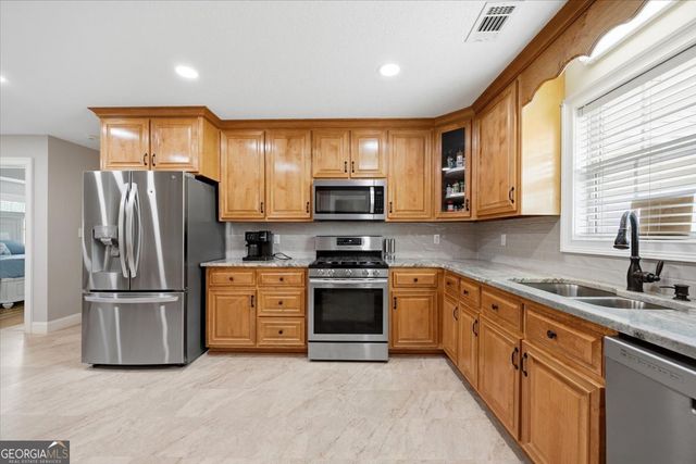 557 Aarons Circle, Gray, GA 31032