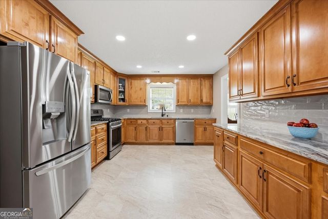 557 Aarons Circle, Gray, GA 31032