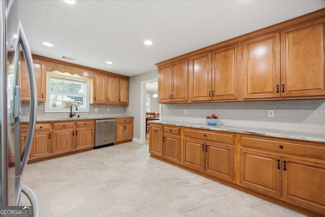 557 Aarons Circle, Gray, GA 31032