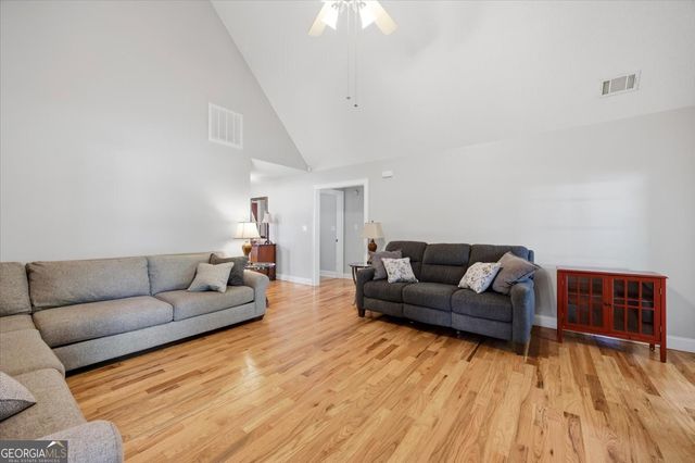 557 Aarons Circle, Gray, GA 31032