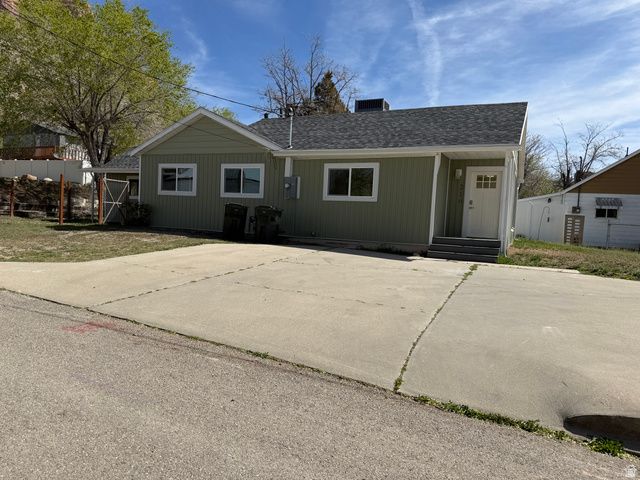 210 RIDGEWAY ST, Helper, UT 84526