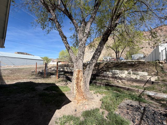 210 RIDGEWAY ST, Helper, UT 84526