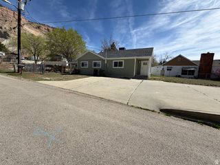 210 RIDGEWAY ST, Helper, UT 84526