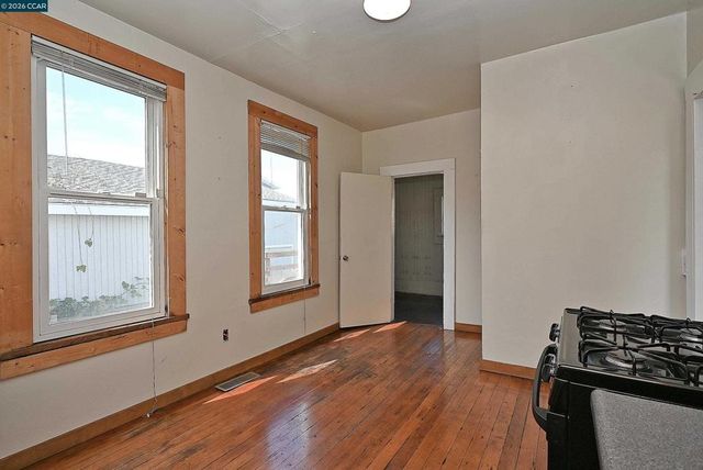 979 Grace Ave, Oakland, CA 94608