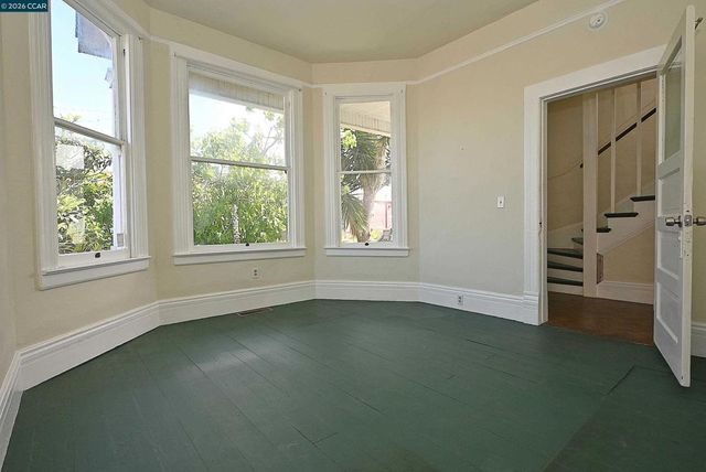 979 Grace Ave, Oakland, CA 94608