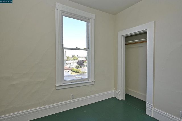 979 Grace Ave, Oakland, CA 94608