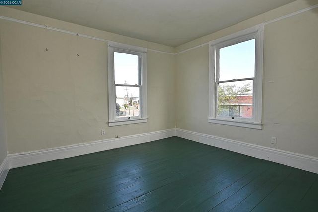 979 Grace Ave, Oakland, CA 94608