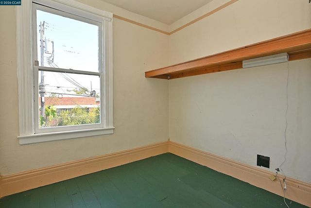 979 Grace Ave, Oakland, CA 94608