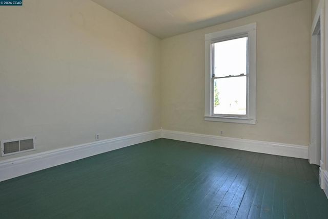 979 Grace Ave, Oakland, CA 94608