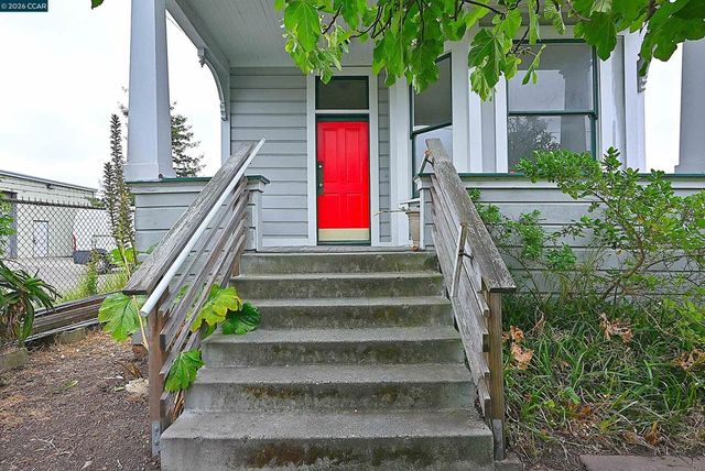 979 Grace Ave, Oakland, CA 94608