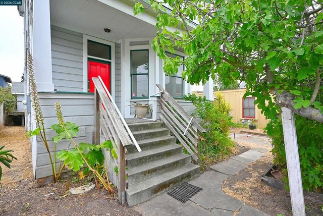 979 Grace Ave, Oakland, CA 94608