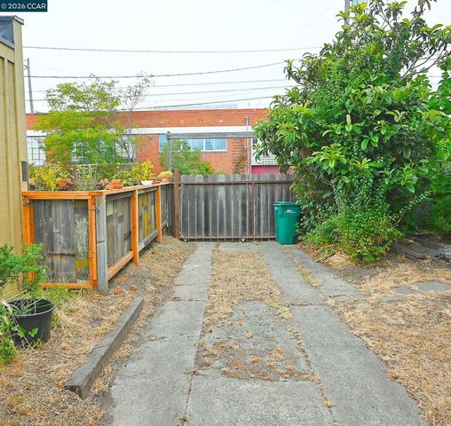 979 Grace Ave, Oakland, CA 94608