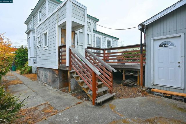 979 Grace Ave, Oakland, CA 94608