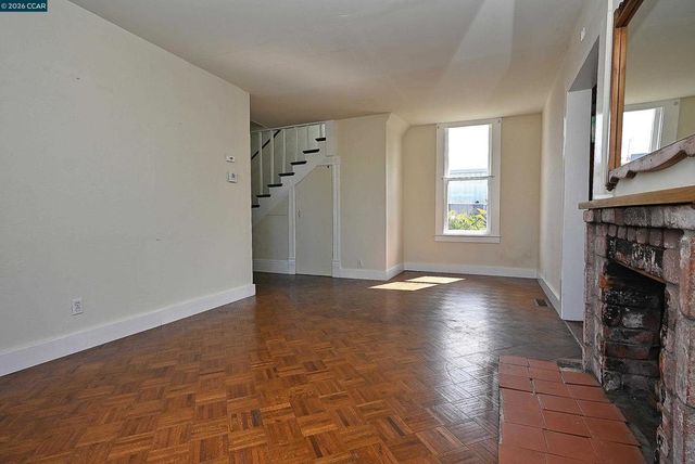 979 Grace Ave, Oakland, CA 94608