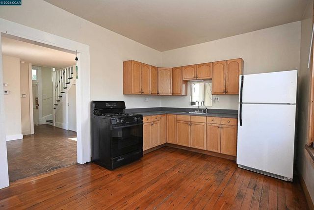 979 Grace Ave, Oakland, CA 94608