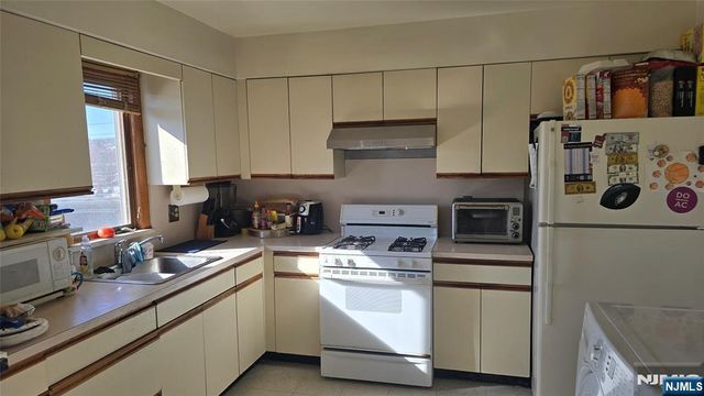 384-390 River Street, Paterson, NJ 07524