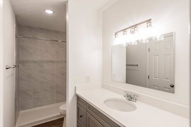 101 Deerpoint Ln, Hendersonville, TN 37075
