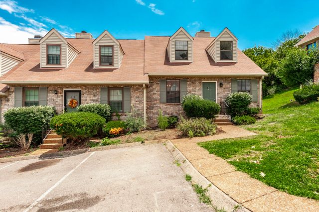 101 Deerpoint Ln, Hendersonville, TN 37075