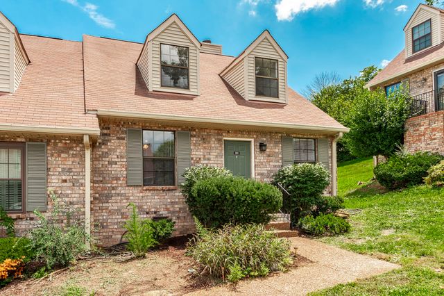 101 Deerpoint Ln, Hendersonville, TN 37075