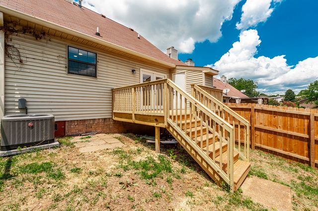 101 Deerpoint Ln, Hendersonville, TN 37075