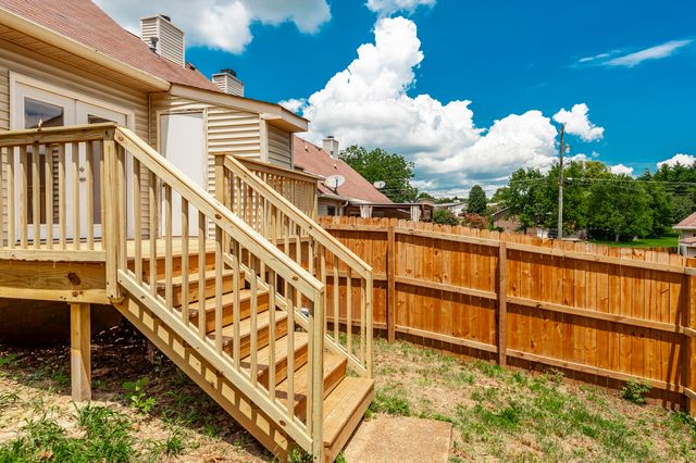 101 Deerpoint Ln, Hendersonville, TN 37075