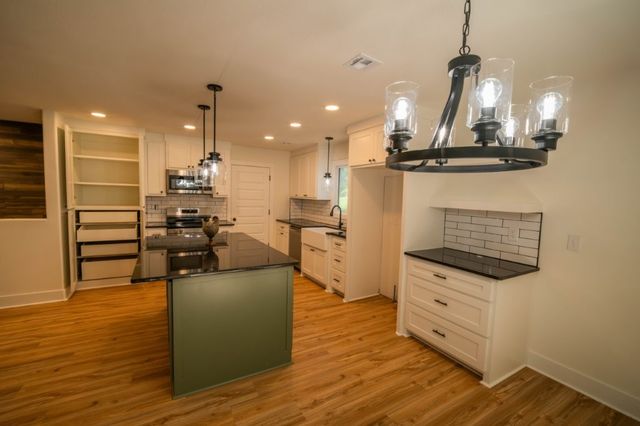 11 Shepton Lane, Bella Vista, AR 72715