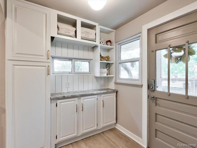 2846 Cooper Avenue, Port Huron, MI 48060