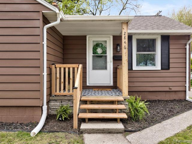 2846 Cooper Avenue, Port Huron, MI 48060