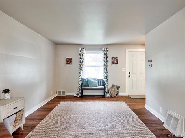 2846 Cooper Avenue, Port Huron, MI 48060