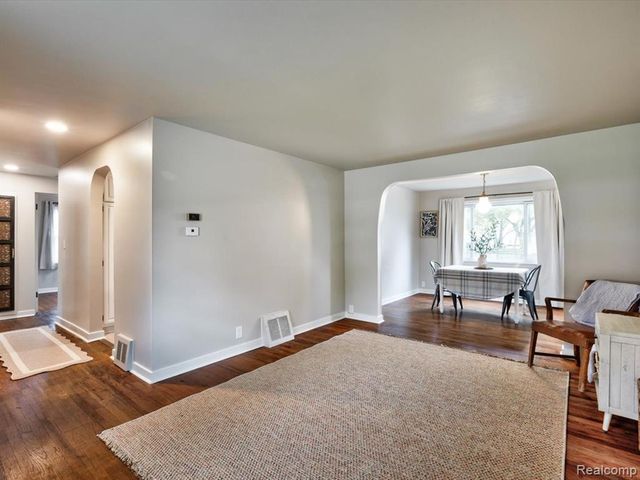 2846 Cooper Avenue, Port Huron, MI 48060
