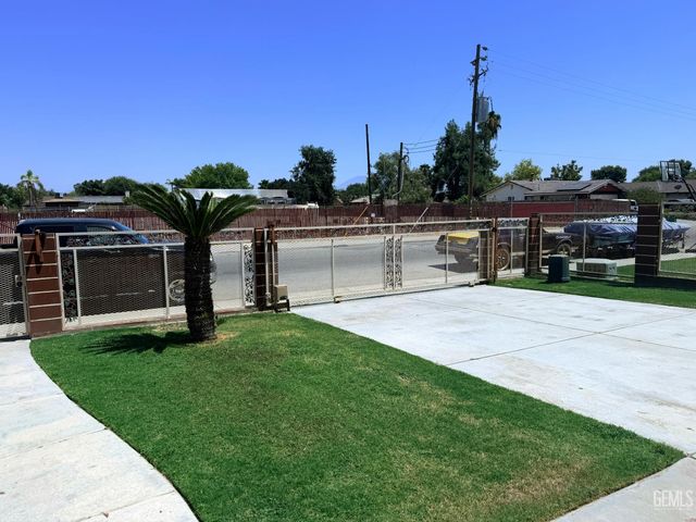 412 Leeta Street, Bakersfield, CA 93307