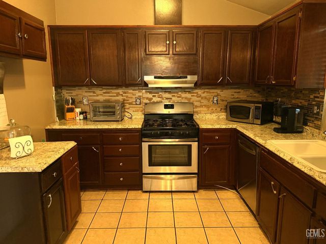 412 Leeta Street, Bakersfield, CA 93307