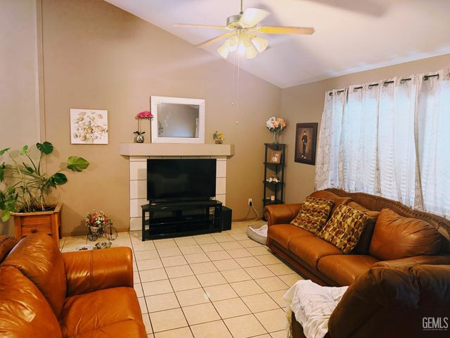 412 Leeta Street, Bakersfield, CA 93307