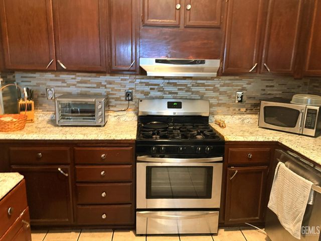412 Leeta Street, Bakersfield, CA 93307