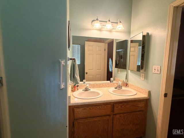 412 Leeta Street, Bakersfield, CA 93307