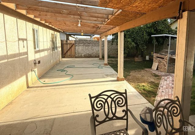 412 Leeta Street, Bakersfield, CA 93307