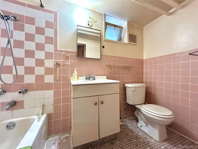94-24 41st Road, Elmhurst, NY 11373