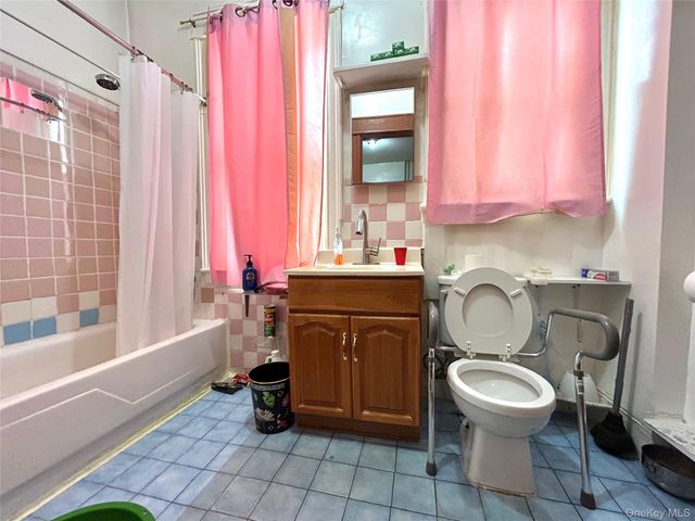 94-24 41st Road, Elmhurst, NY 11373