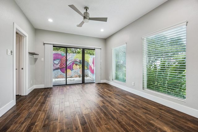 922 Crossroads Drive, Houston, TX 77079