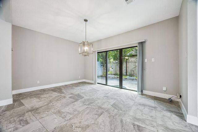 922 Crossroads Drive, Houston, TX 77079