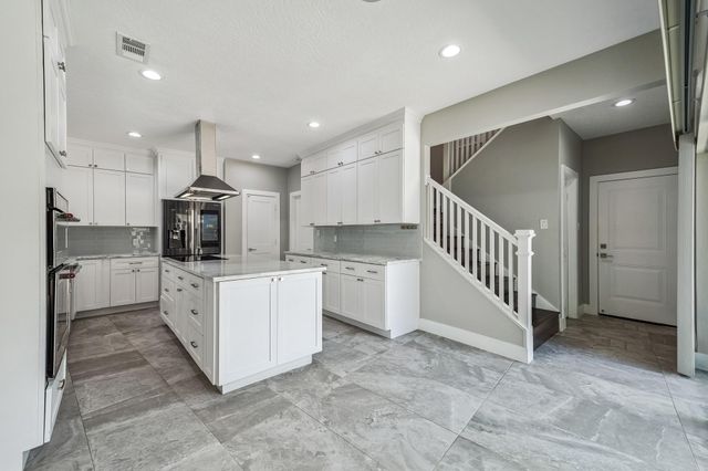 922 Crossroads Drive, Houston, TX 77079