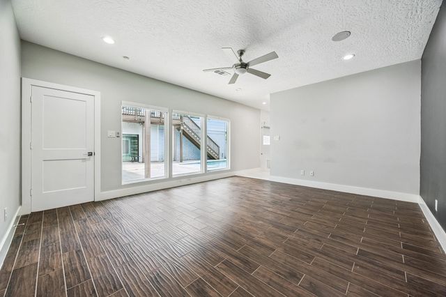 922 Crossroads Drive, Houston, TX 77079