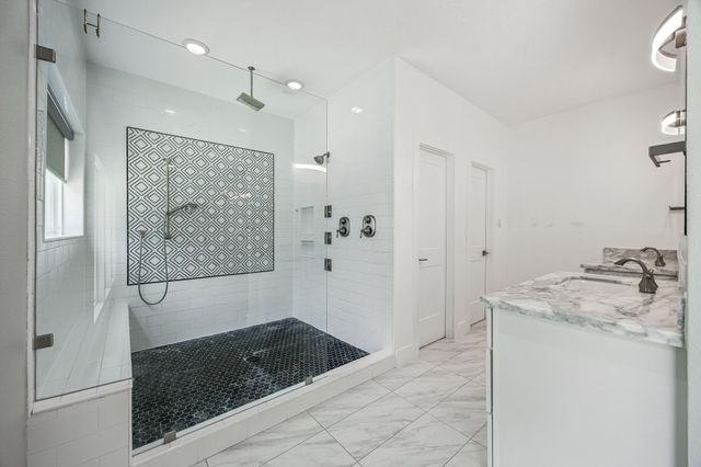 922 Crossroads Drive, Houston, TX 77079