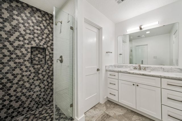 922 Crossroads Drive, Houston, TX 77079