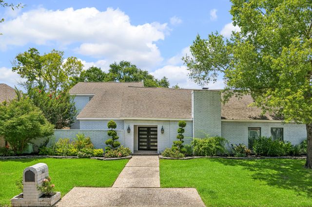 922 Crossroads Drive, Houston, TX 77079